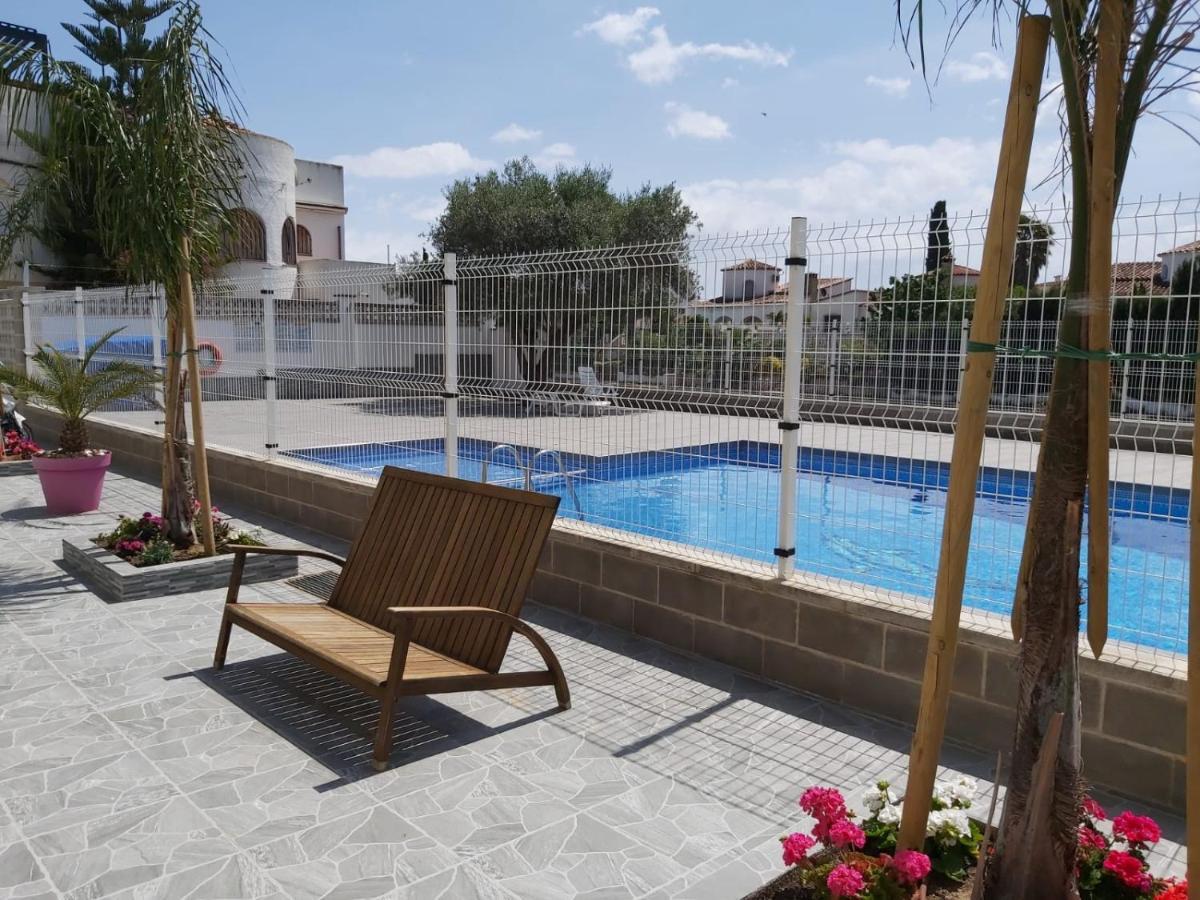 Apartament Amb Piscina Empuriabrava Bagian luar foto