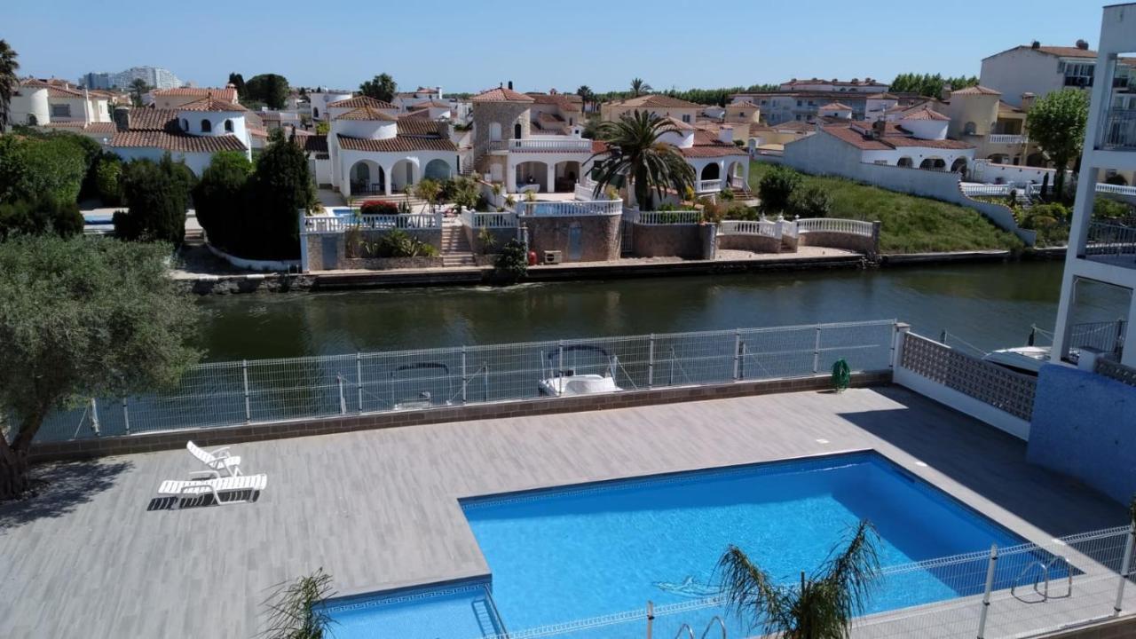 Apartament Amb Piscina Empuriabrava Bagian luar foto